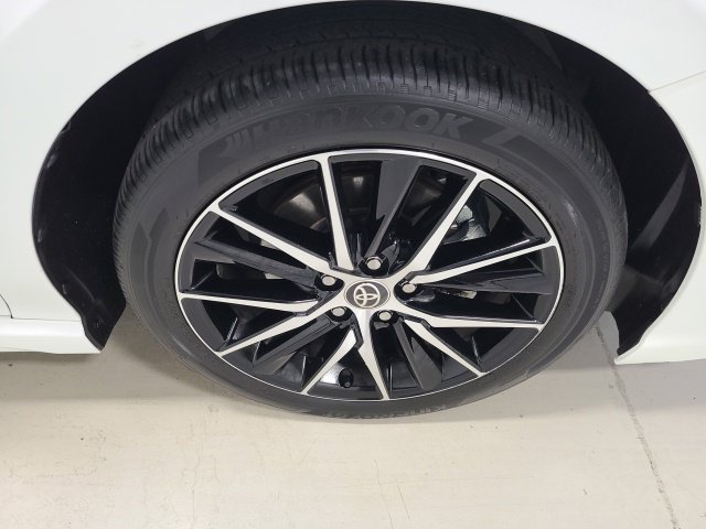 Used 2024 Toyota Camry SE FWD image 35