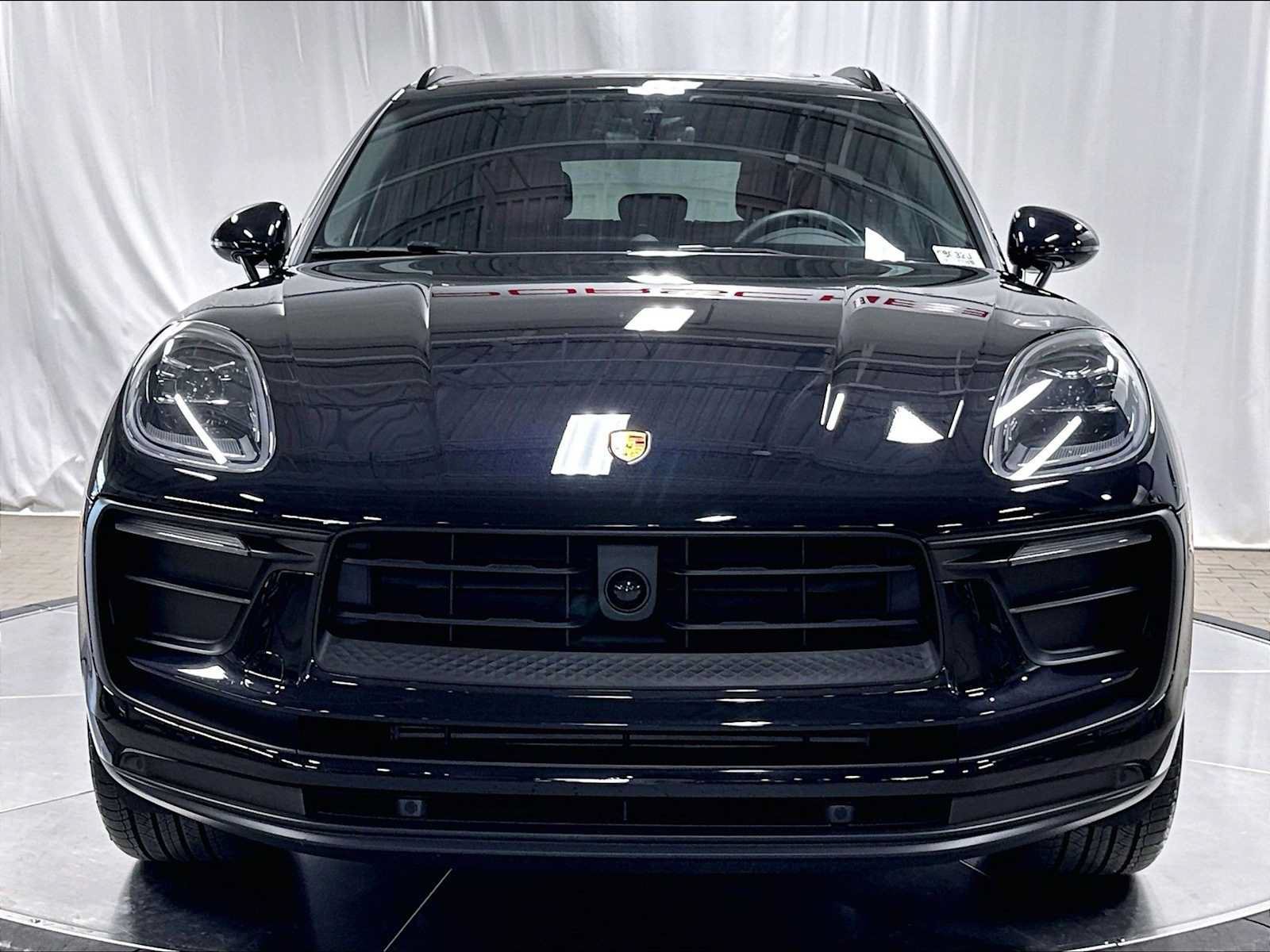 Used 2026 Porsche Macan AWD/4WD image 12