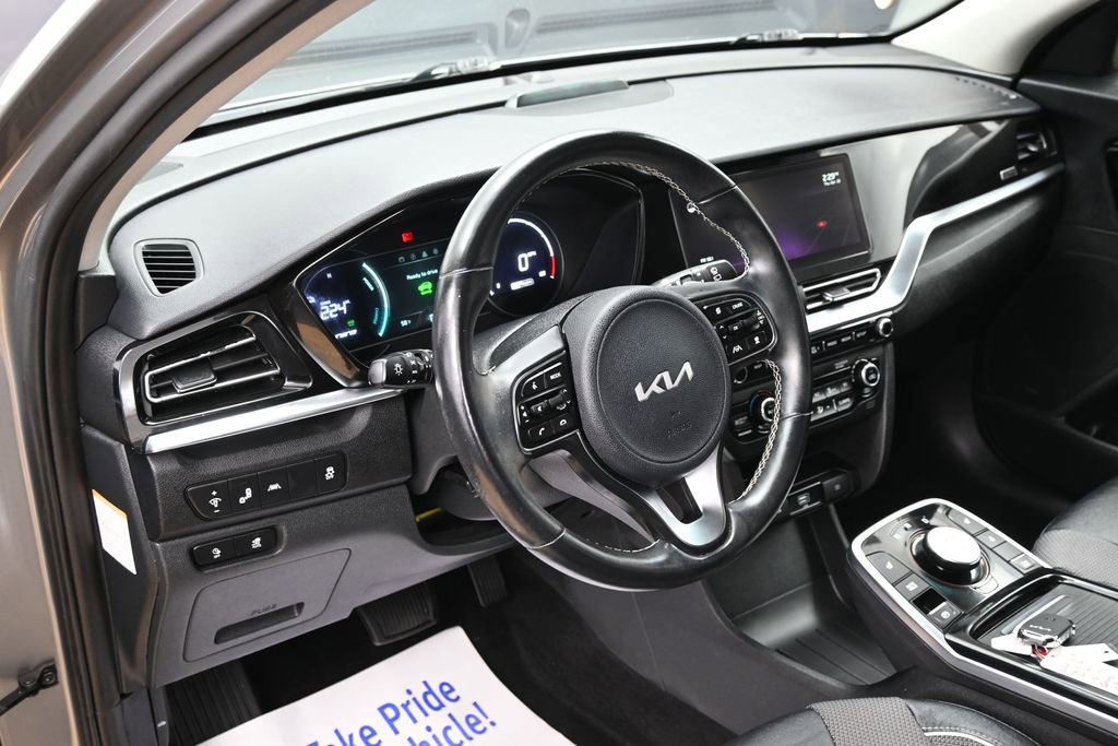 Used 2022 Kia Niro EX w/ Cold Weather Package FWD image 17