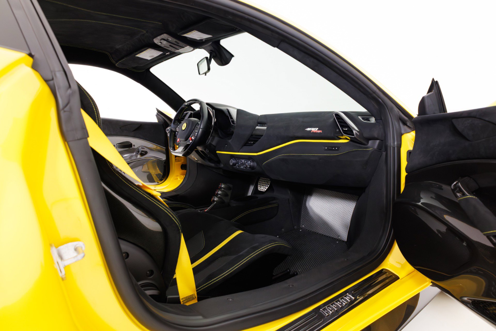 Used 2020 Ferrari 488 Pista image 30