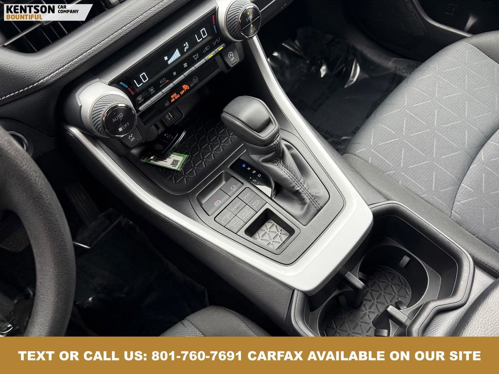 Used 2025 Toyota RAV4 XLE image 24