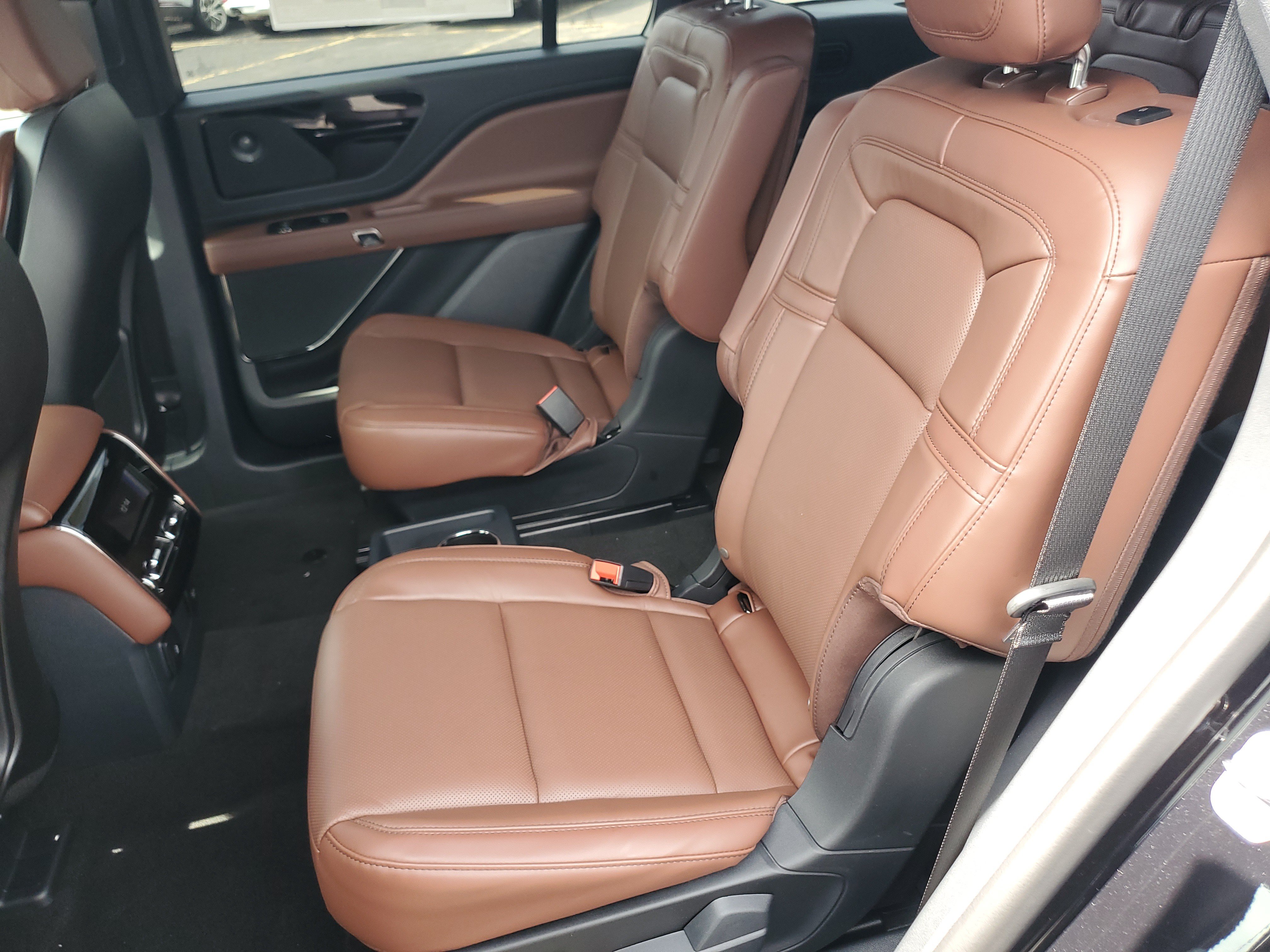 New 2027 Lincoln Aviator Reserve w/ Jet Appearance Package AWD/4WD image 27