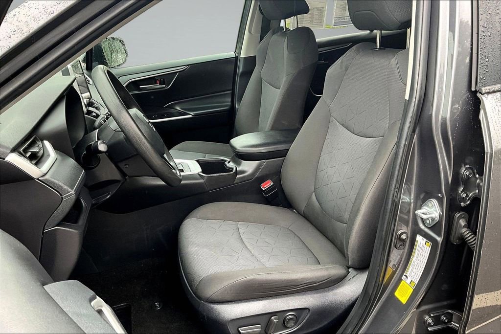 Used 2024 Toyota RAV4 XLE FWD image 20