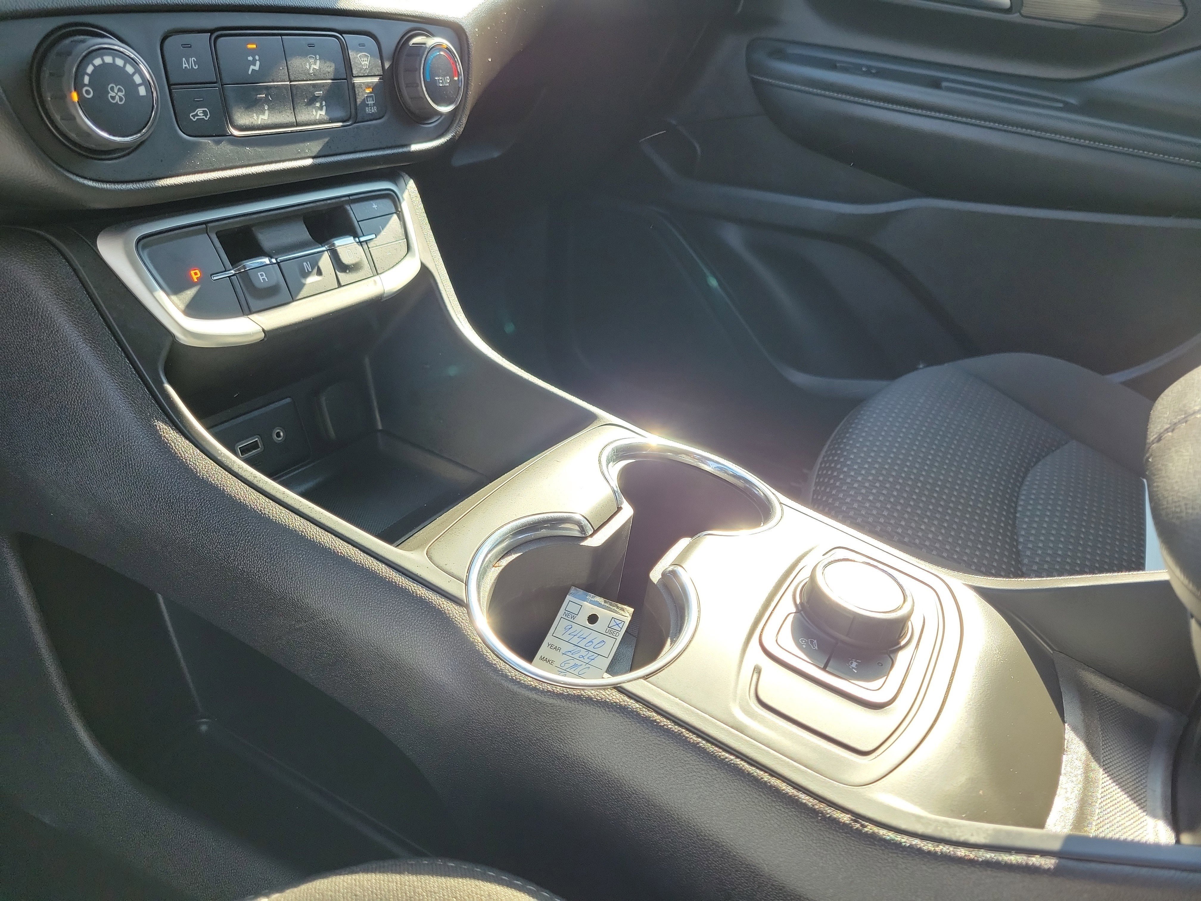 Used 2024 GMC Terrain SLE image 29