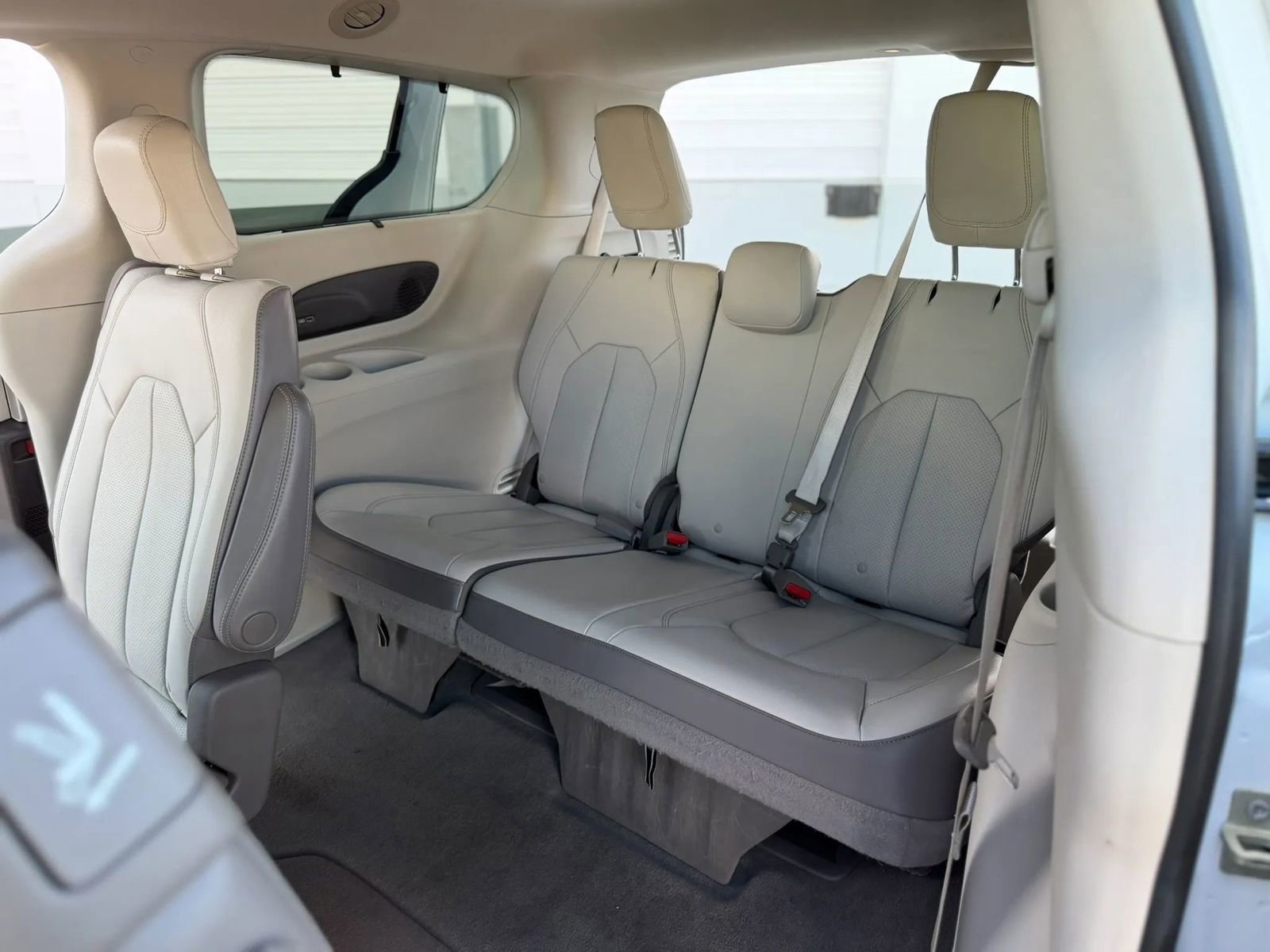 Used 2017 Chrysler Pacifica Touring-L Plus image 21