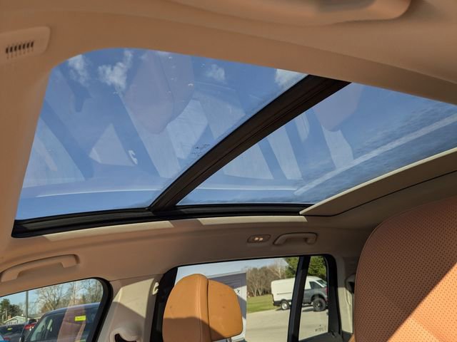 Used 2023 BMW X7 xDrive40i w/ Premium Package image 3