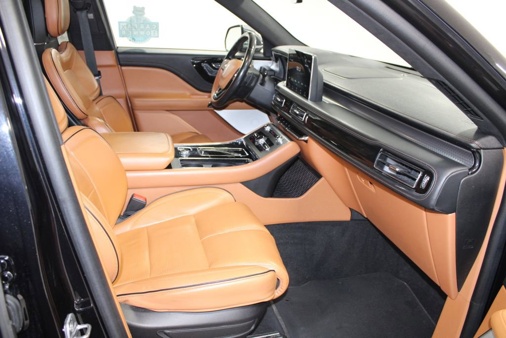 Used 2022 Lincoln Aviator Black Label w/ Class IV Trailer Tow Package image 31