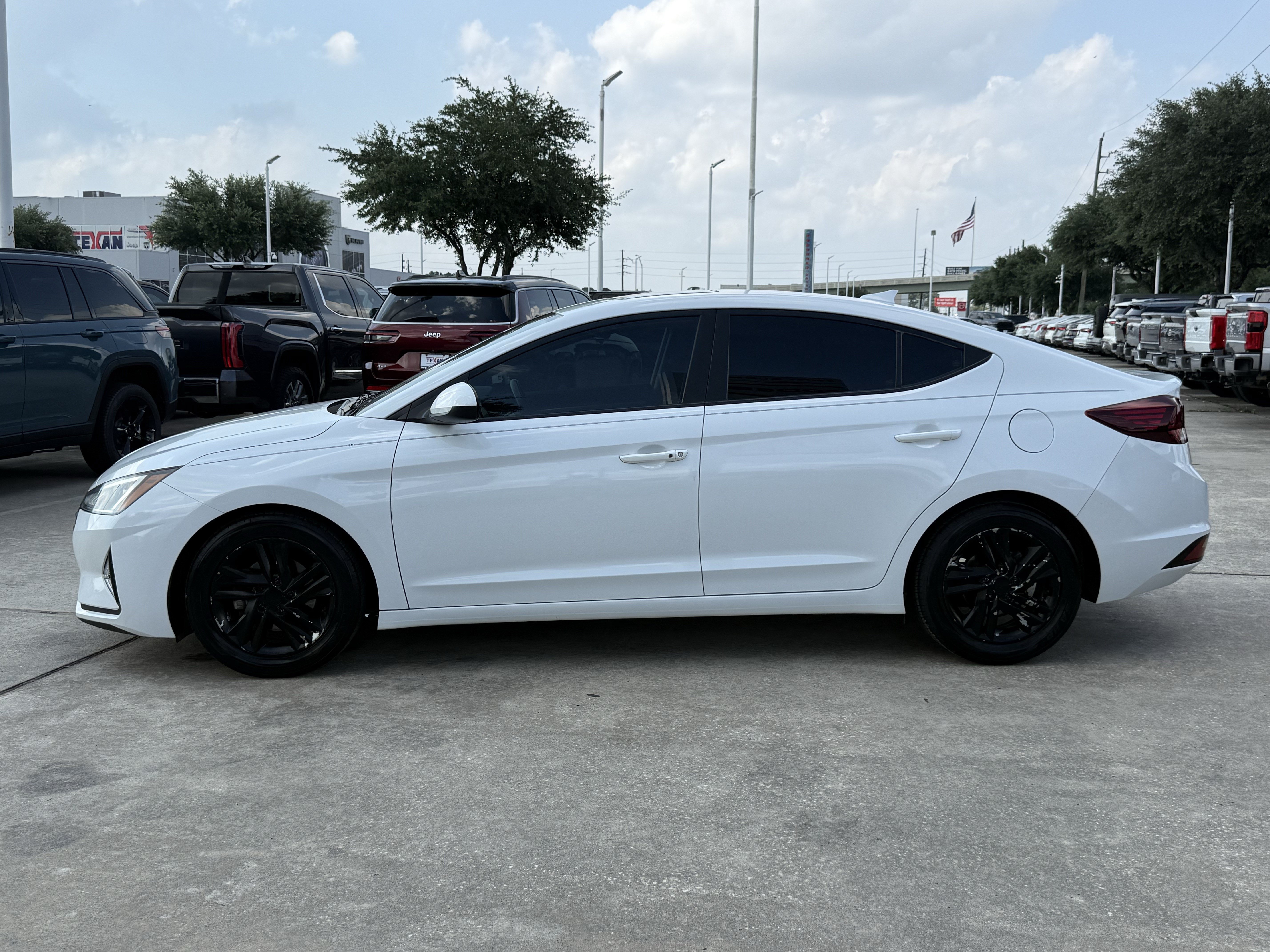 Used 2020 Hyundai Elantra Value Edition w/ Cargo Package (C1) FWD image 9