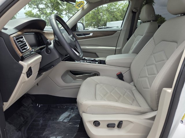 Used 2026 Volkswagen Atlas SE FWD image 14
