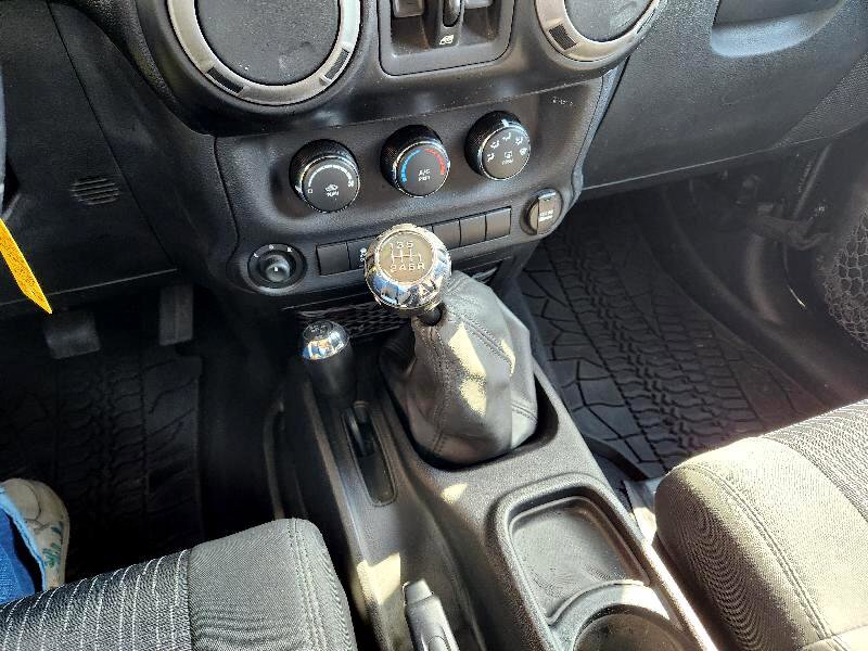 Used 2012 Jeep Wrangler Unlimited Sport image 13