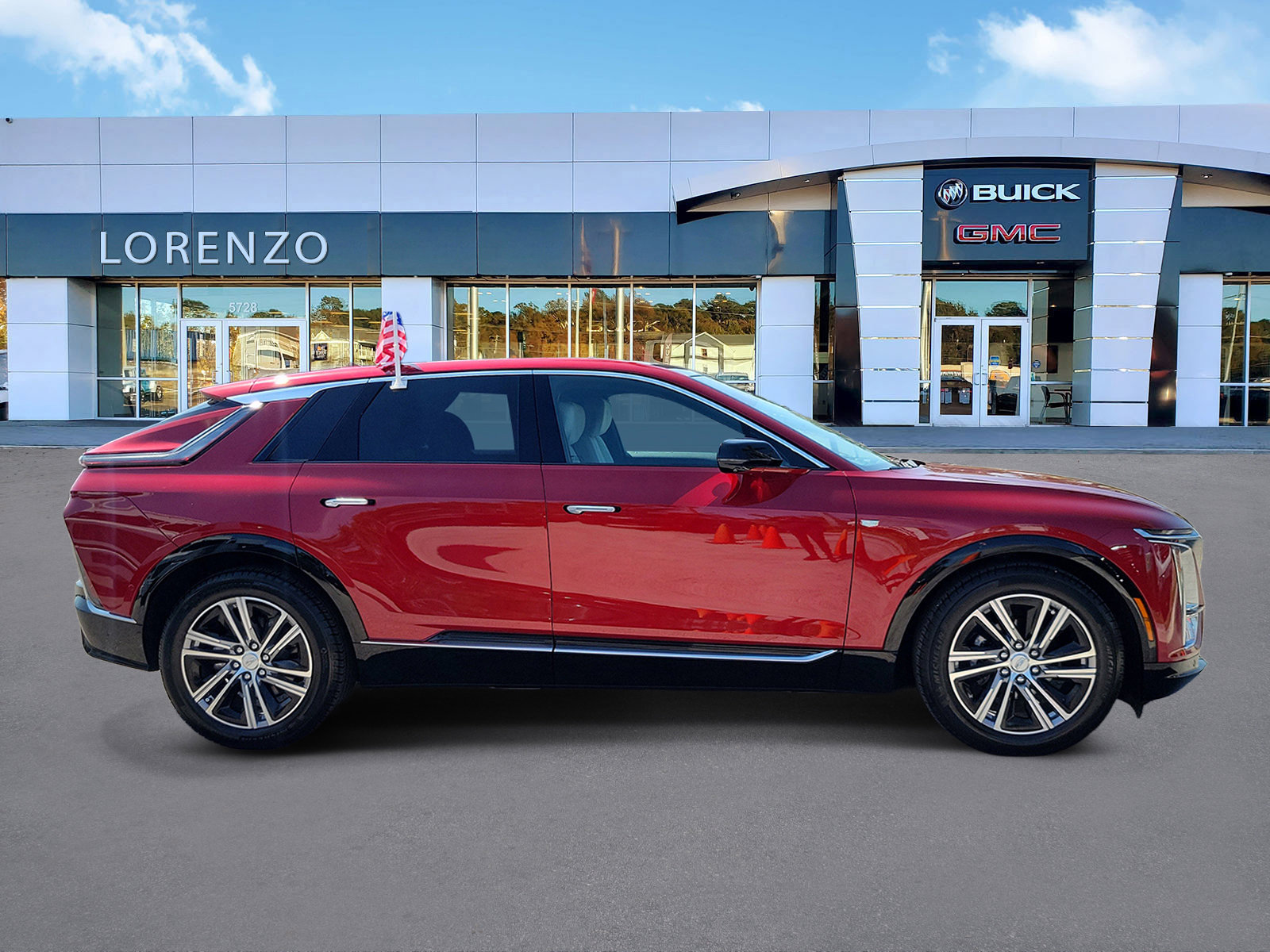 Used 2024 Cadillac Lyriq Luxury RWD image 4