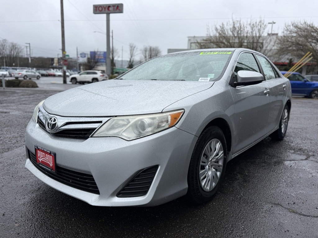 Used 2013 Toyota Camry LE image 4