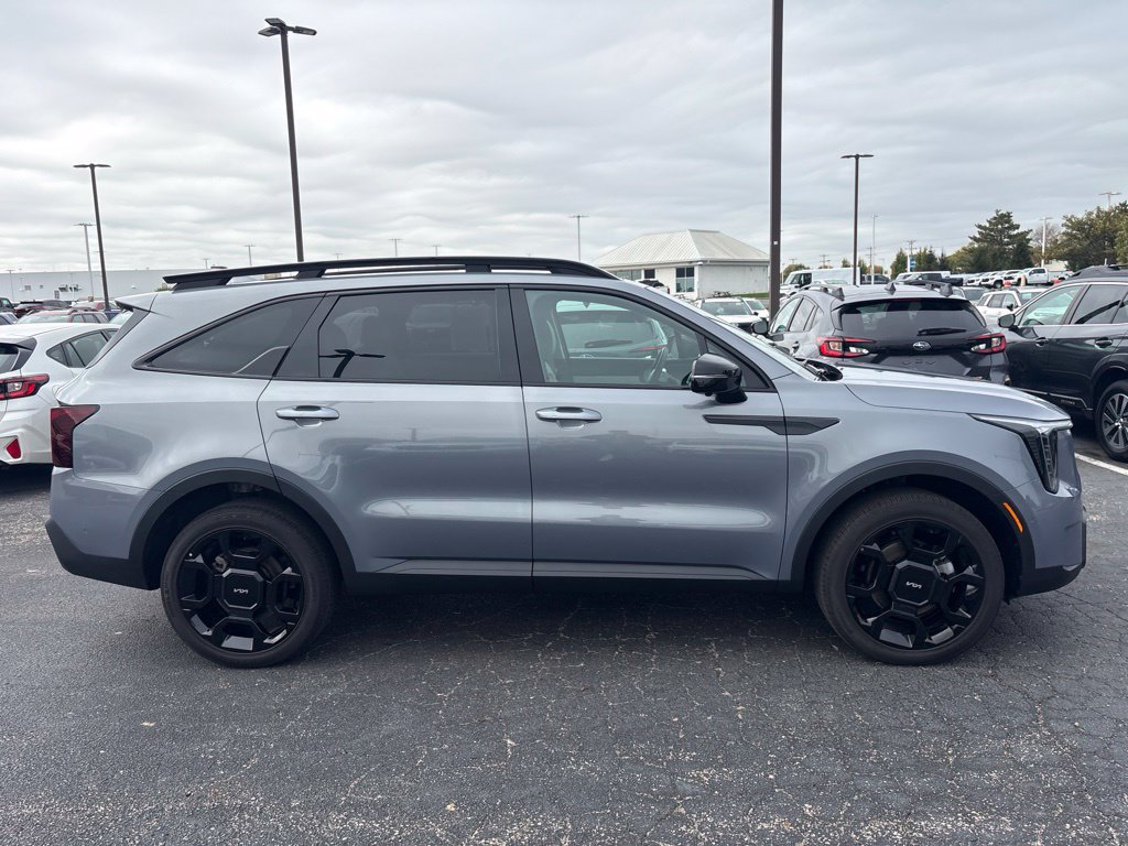 Used 2024 Kia Sorento SX AWD/4WD image 2