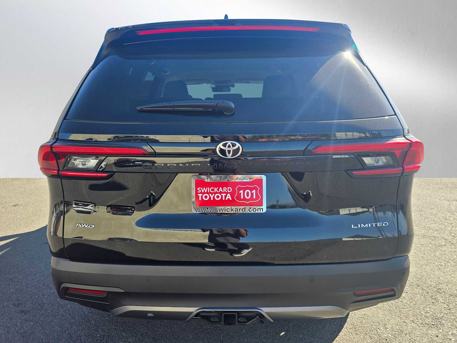 Used 2024 Toyota Grand Highlander Limited image 4