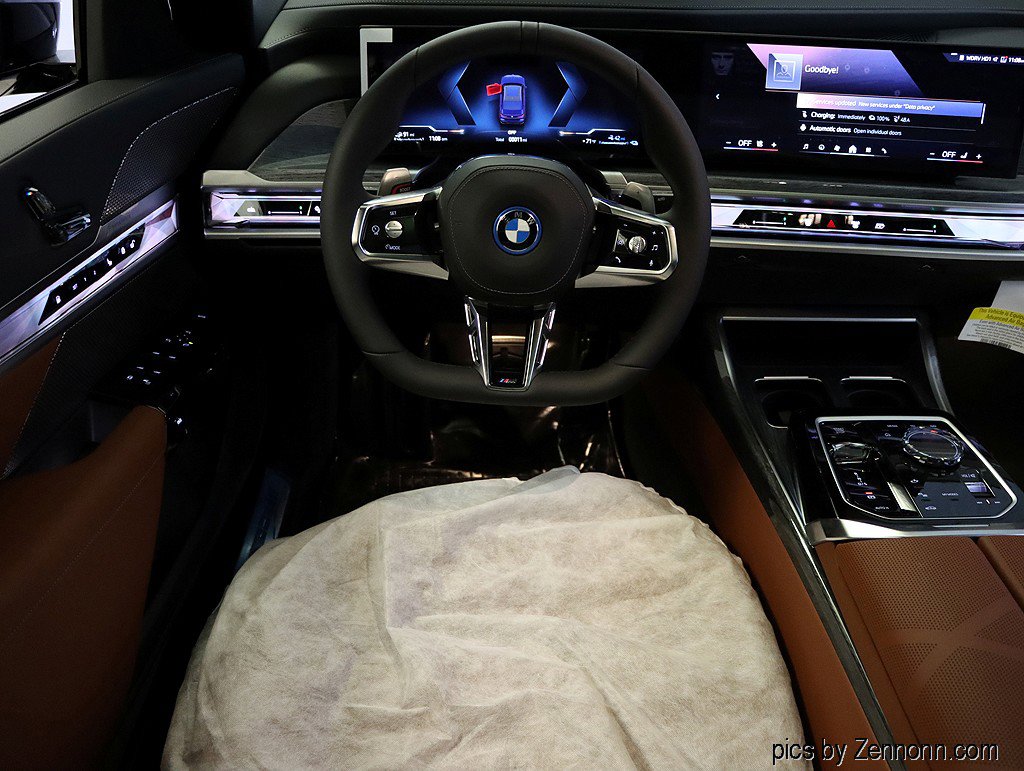 Used 2026 BMW 750e xDrive image 16