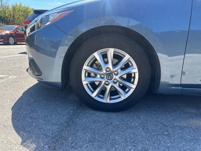Used 2016 MAZDA MAZDA3 i Touring w/ Popular Equipment Package image 9