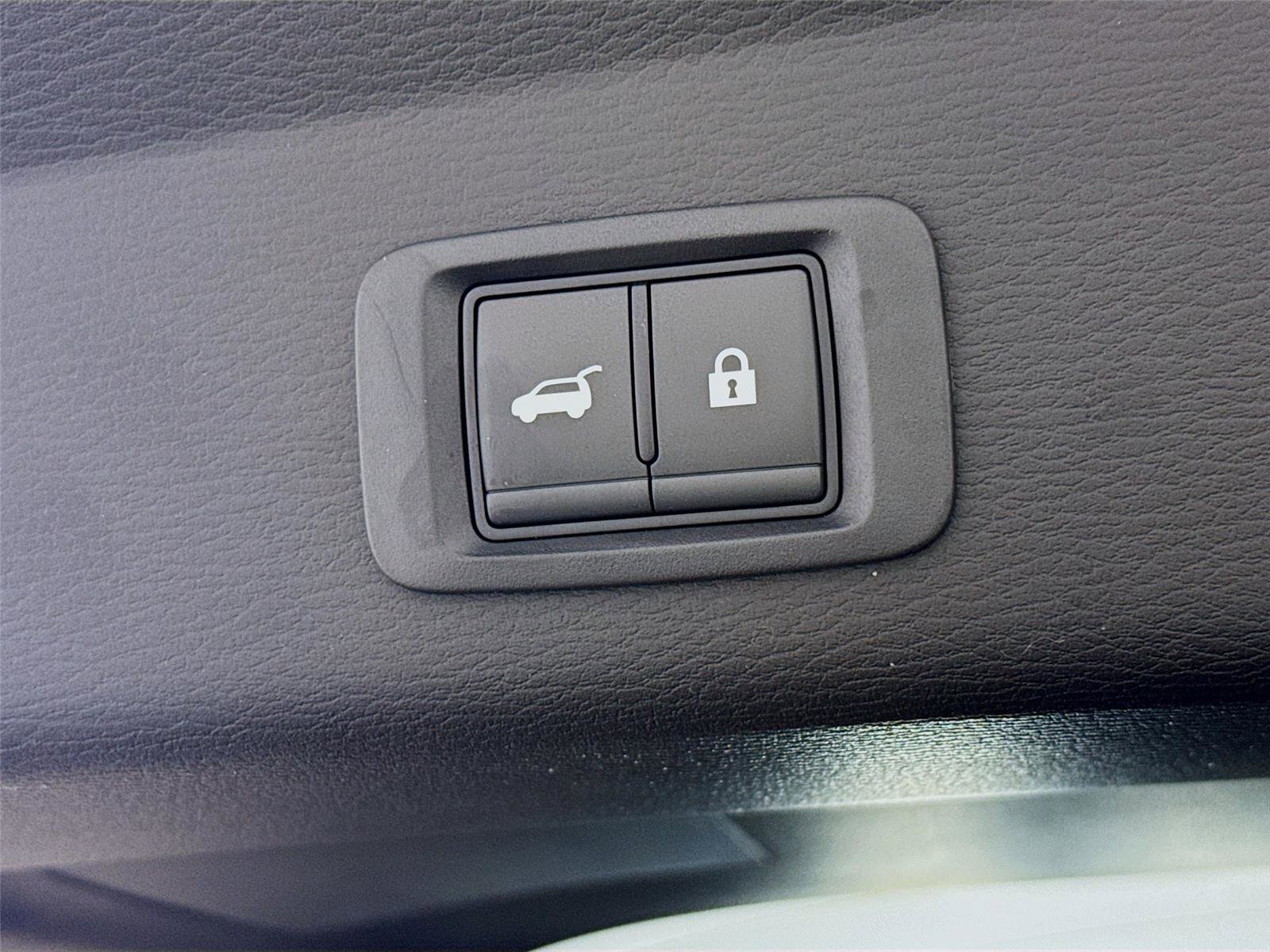 New 2026 Mitsubishi Outlander SE image 15