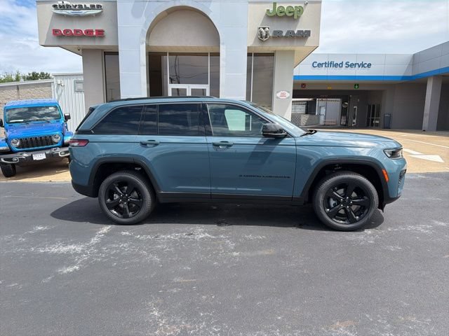 New 2026 Jeep Grand Cherokee Limited w/ Limited Altitude Package RWD image 2