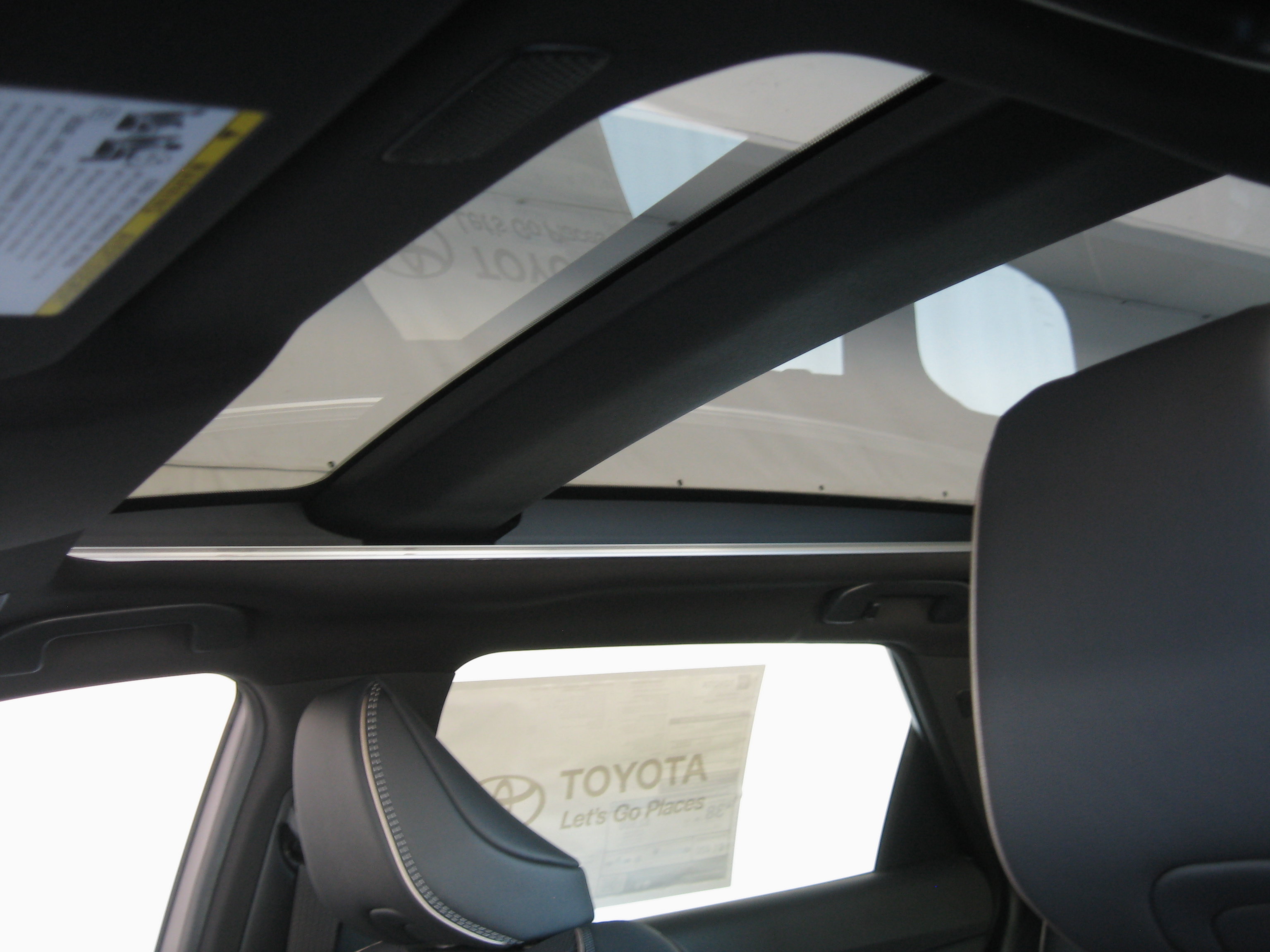 New 2025 Toyota Crown Signia image 3