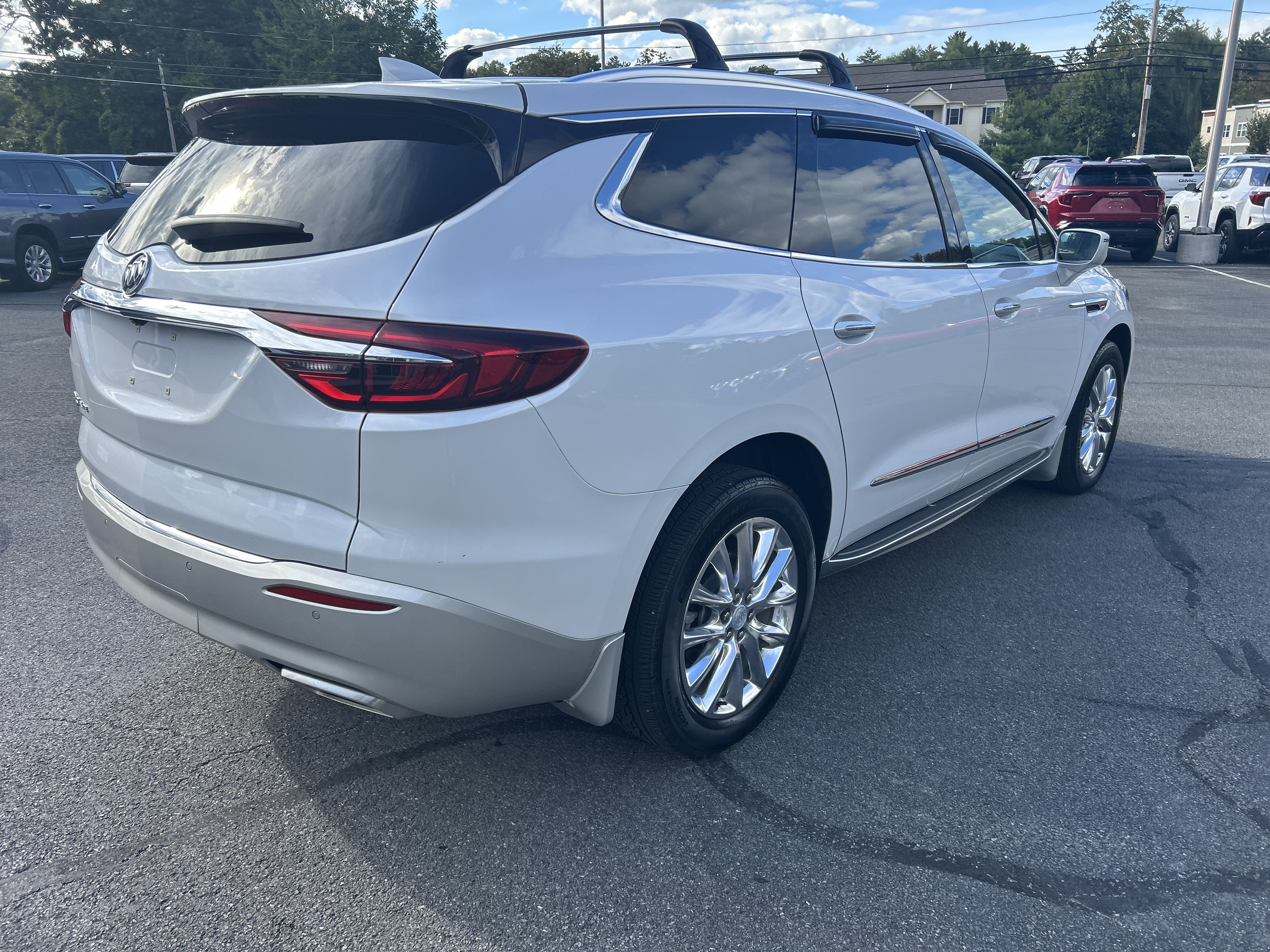 Used 2020 Buick Enclave Premium w/ Sun and Sites Package AWD/4WD image 12
