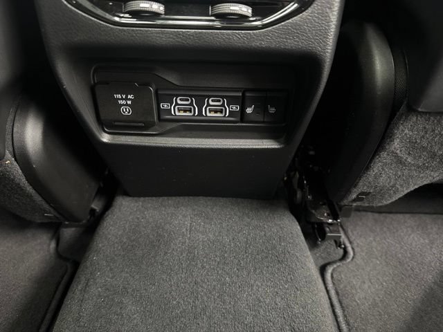 Used 2023 Jeep Grand Cherokee Overland AWD/4WD image 33