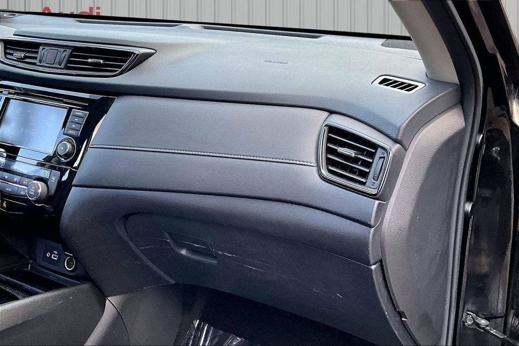 Used 2018 Nissan Rogue SV w/ Premium Package AWD/4WD image 26