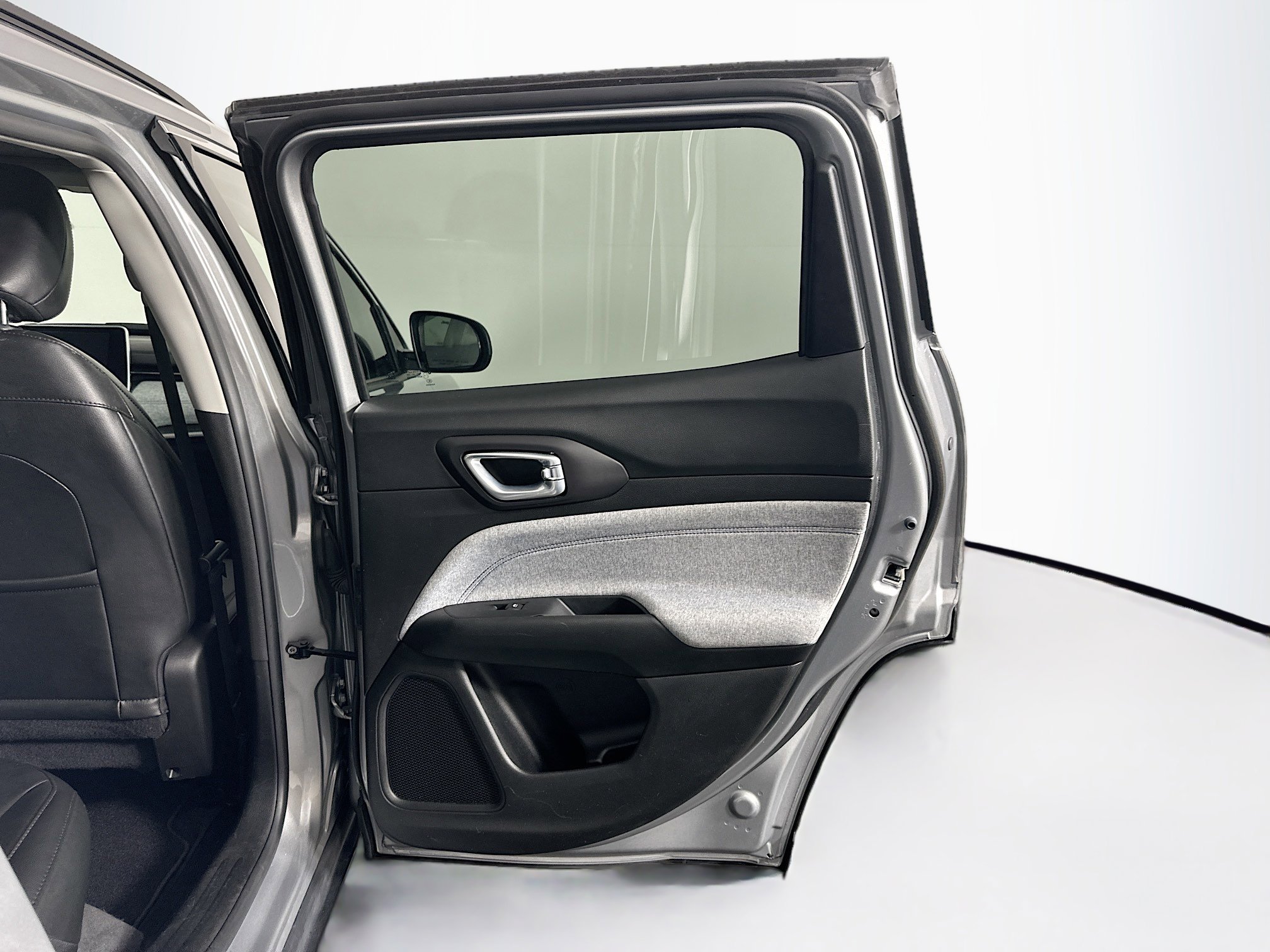 Used 2022 Jeep Compass Latitude image 29