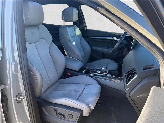 Used 2022 Audi SQ5 Prestige w/ Prestige Package image 9