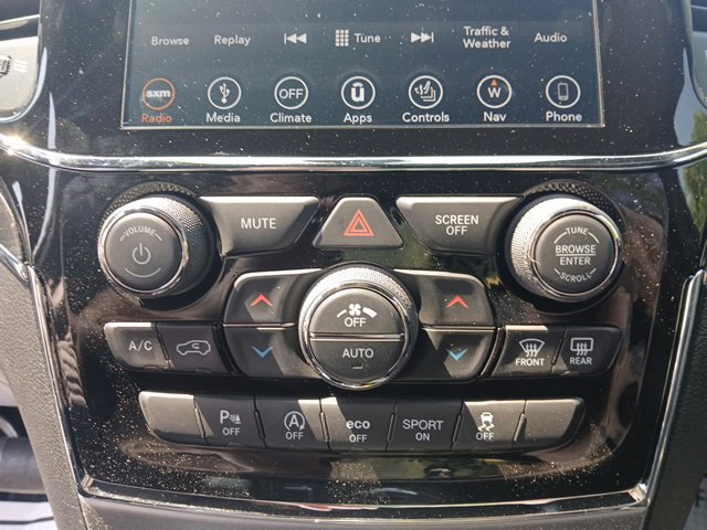 Used 2019 Jeep Grand Cherokee Limited w/ Luxury Group II AWD/4WD image 31