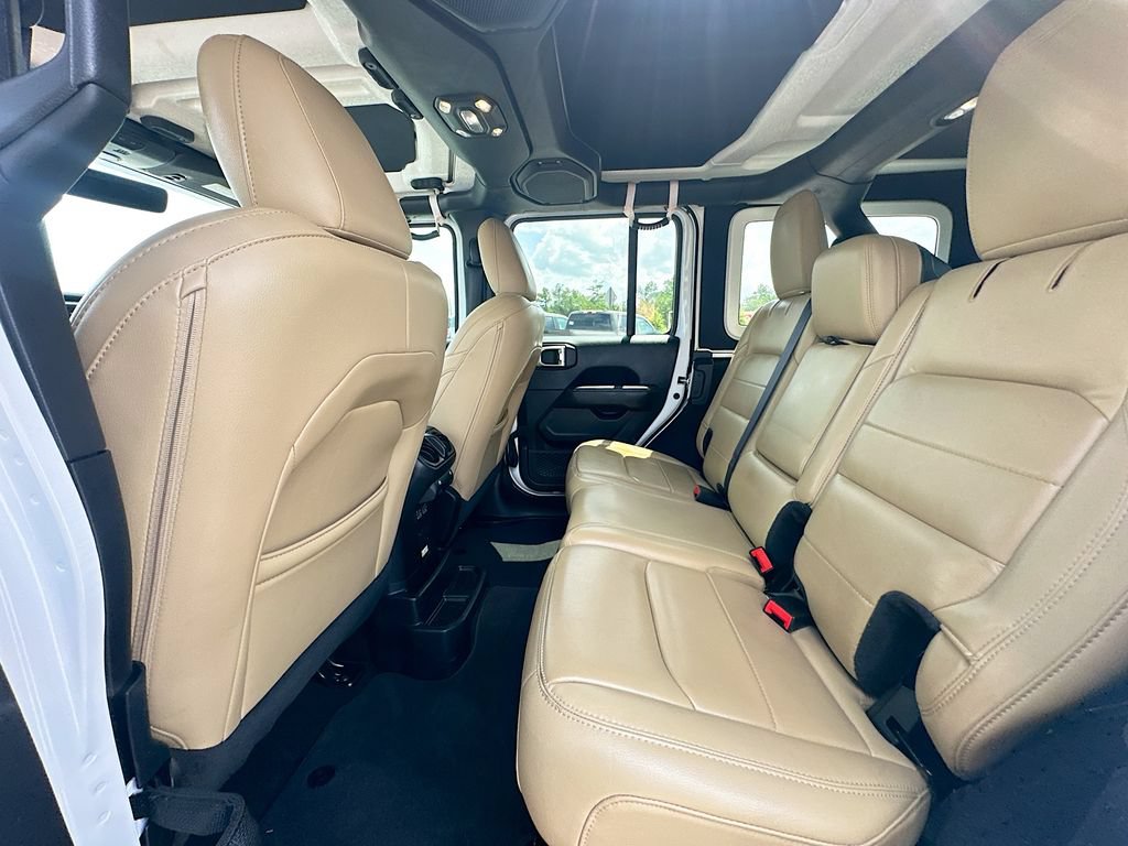 Used 2019 Jeep Wrangler Unlimited Sahara w/ Quick Order Package 24M Moab AWD/4WD image 17