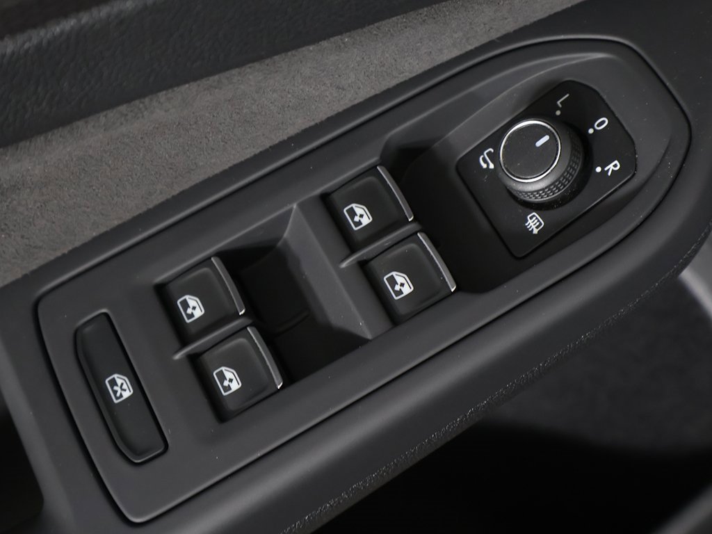 Used 2024 Volkswagen GTI SE image 41