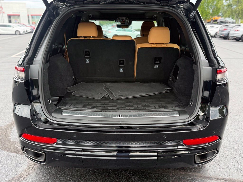Used 2025 Jeep Grand Cherokee Summit AWD/4WD image 17