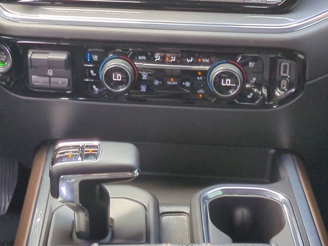 Used 2023 Chevrolet Silverado 1500 High Country w/ Technology Package AWD/4WD image 21
