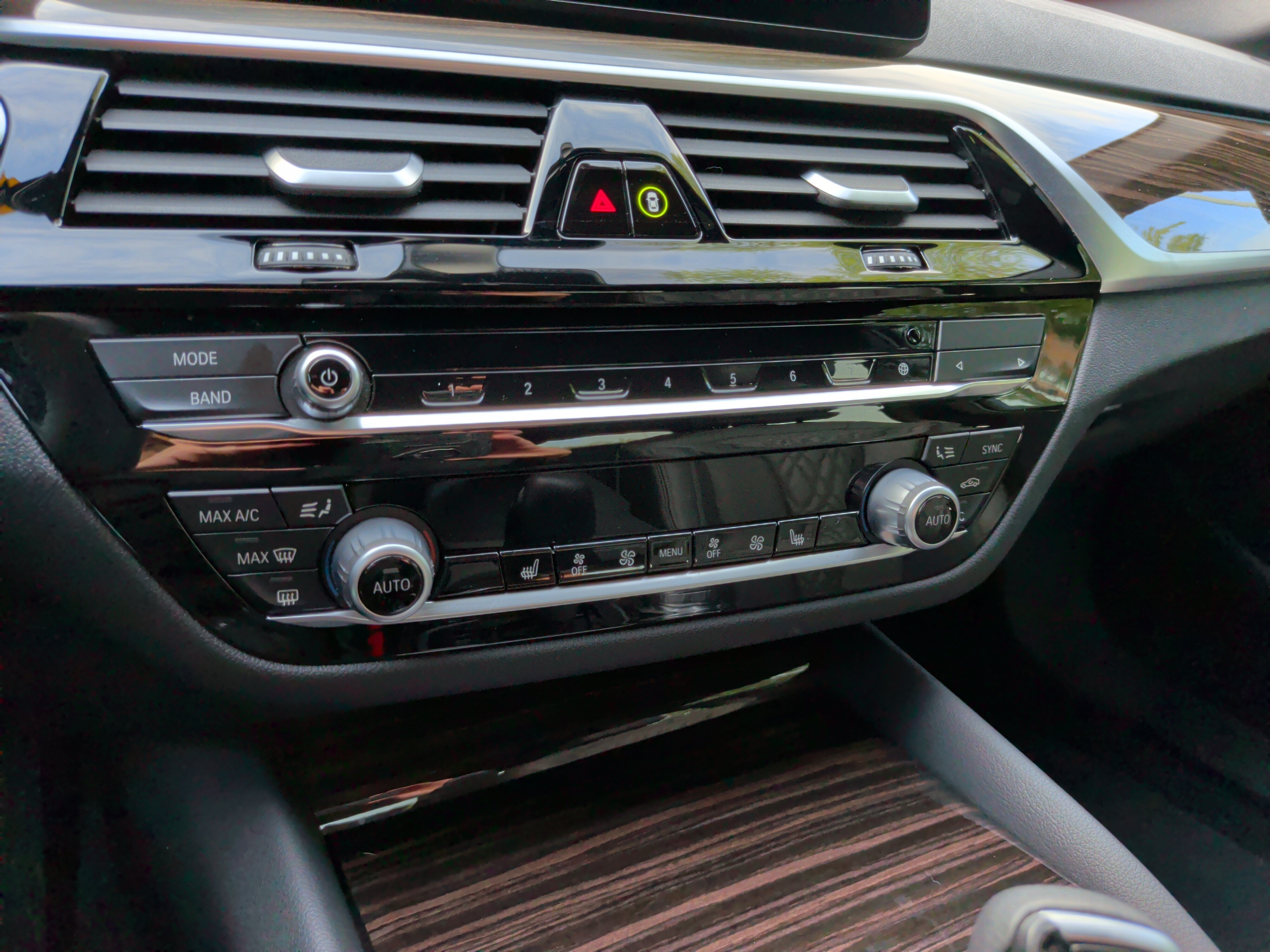 Used 2023 BMW 530e w/ Executive Package RWD image 19