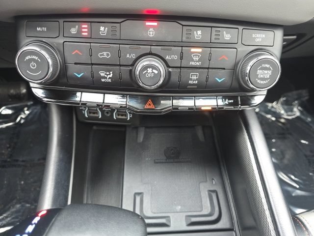 Used 2021 Dodge Durango R/T w/ Technology Group AWD/4WD image 16