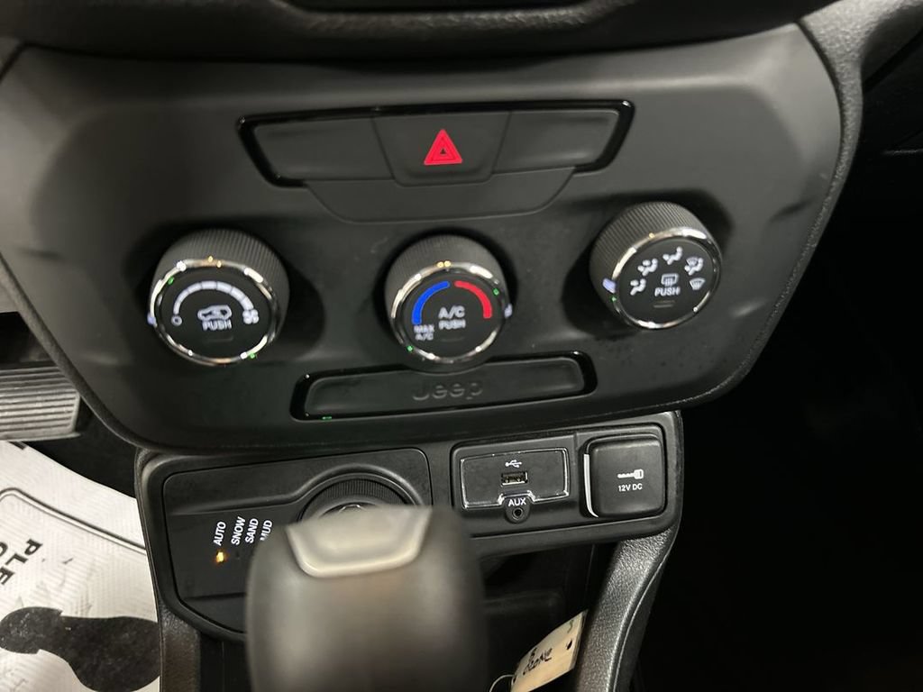 Used 2018 Jeep Renegade Sport w/ Power & Air Group AWD/4WD image 16