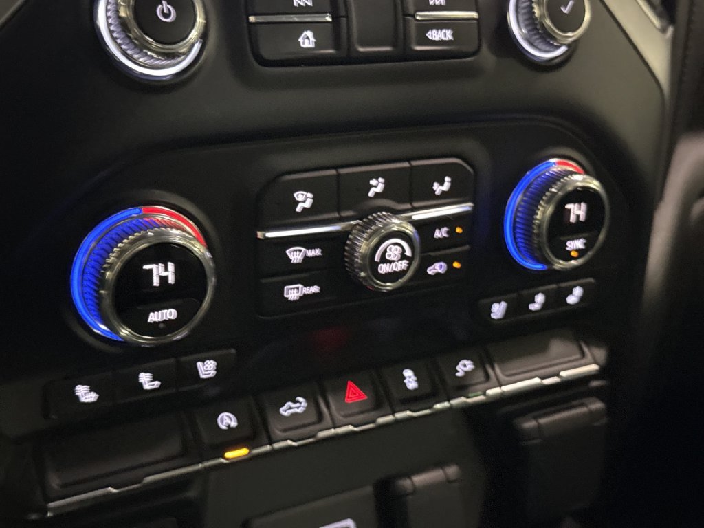Used 2021 GMC Sierra 1500 SLT w/ SLT Premium Package AWD/4WD image 16