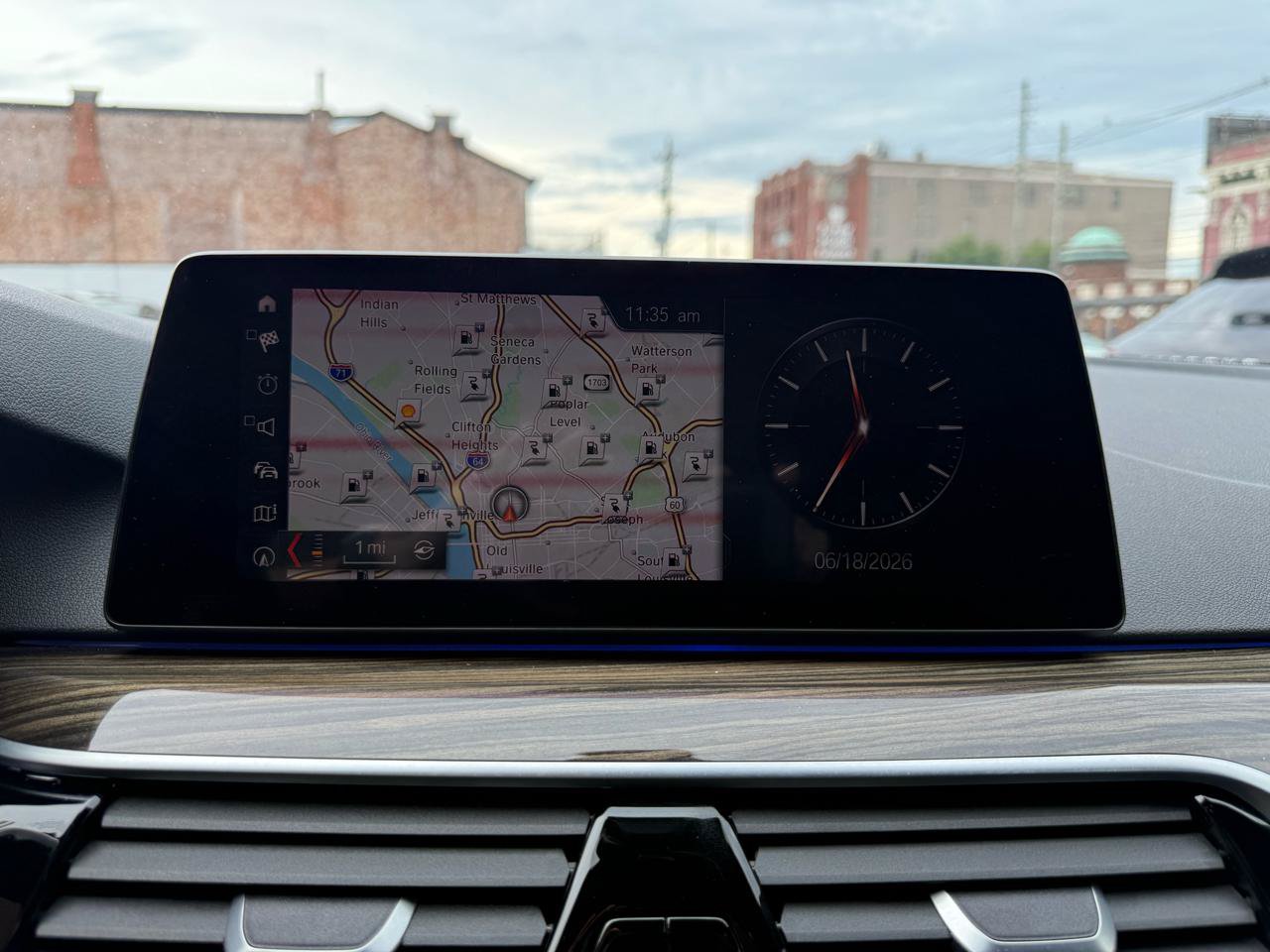 Used 2019 BMW 530e w/ Convenience Package RWD image 11