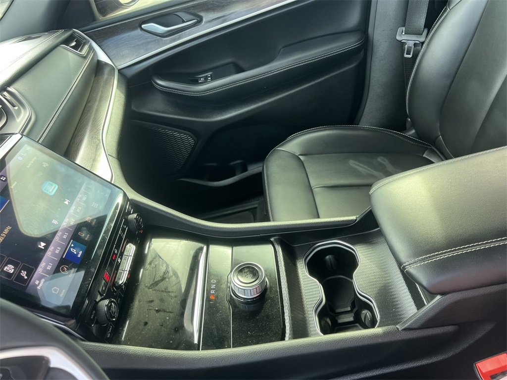 Used 2024 Jeep Grand Cherokee L Limited image 21