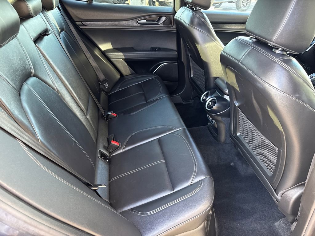 Used 2022 Alfa Romeo Stelvio Sprint image 17
