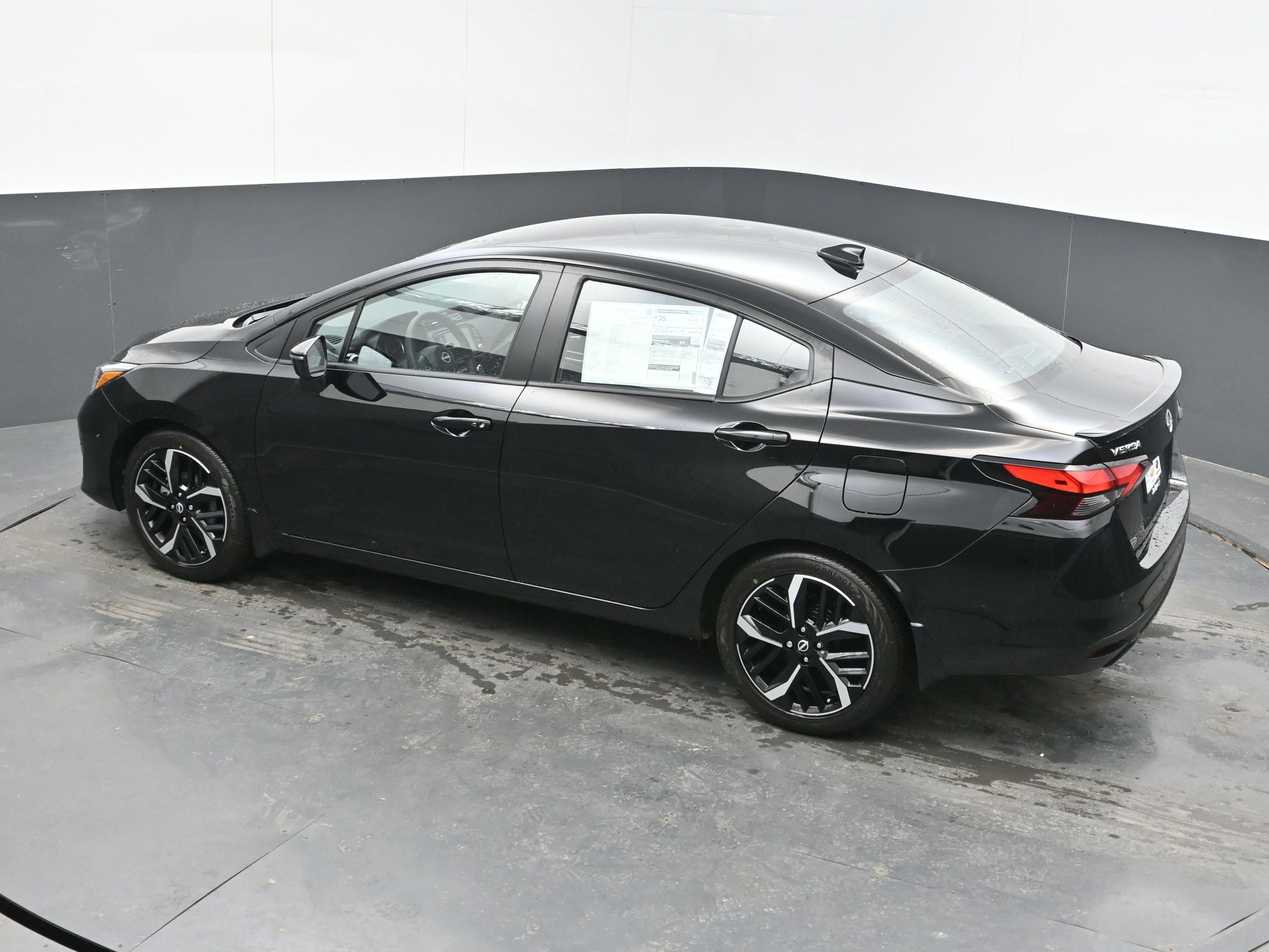 New 2025 Nissan Versa SR image 34