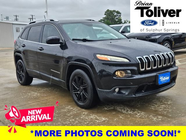 Used 2015 Jeep Cherokee Latitude FWD image 1