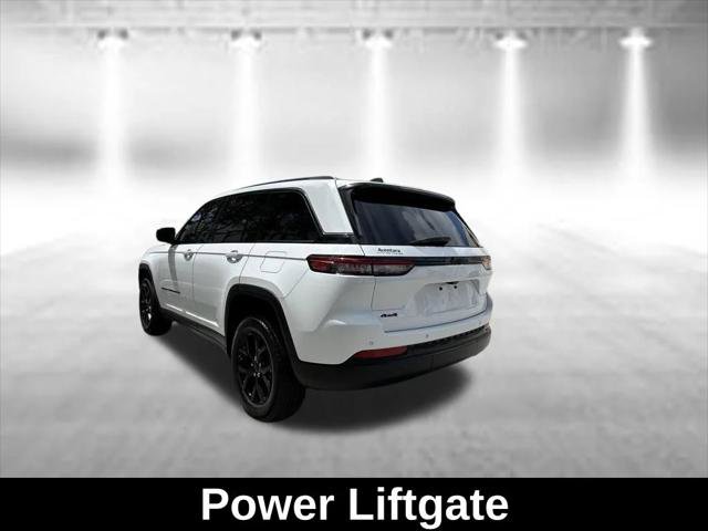 Certified 2024 Jeep Grand Cherokee Altitude AWD/4WD image 5