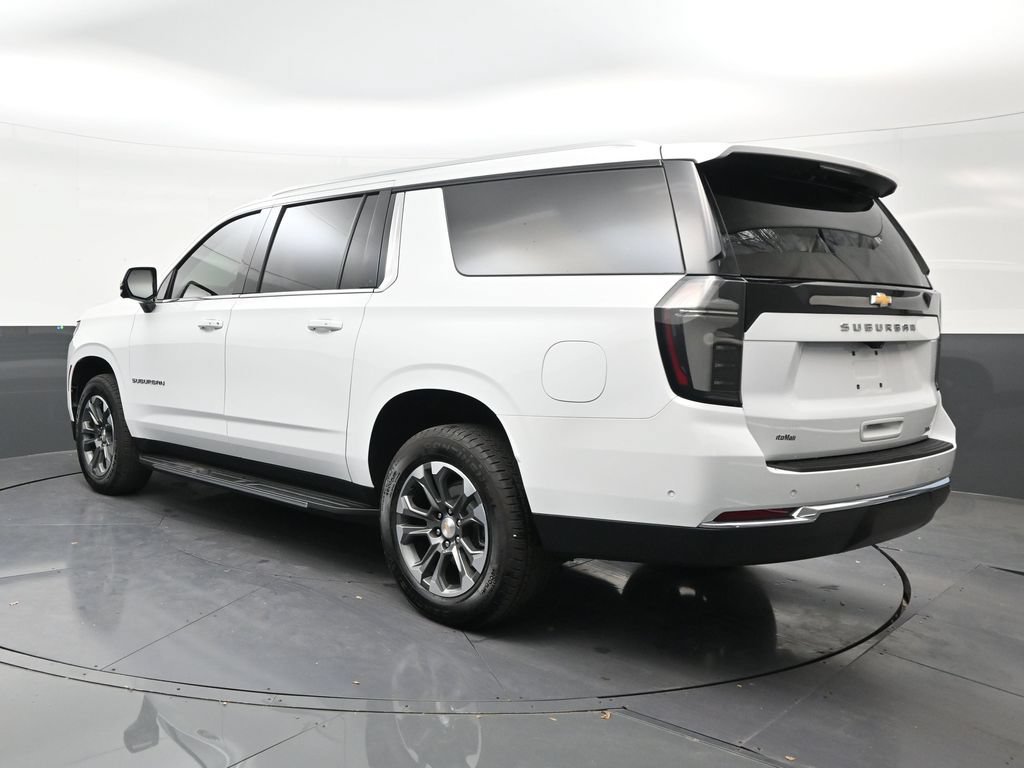 Used 2026 Chevrolet Suburban LT w/ Comfort Package RWD image 3
