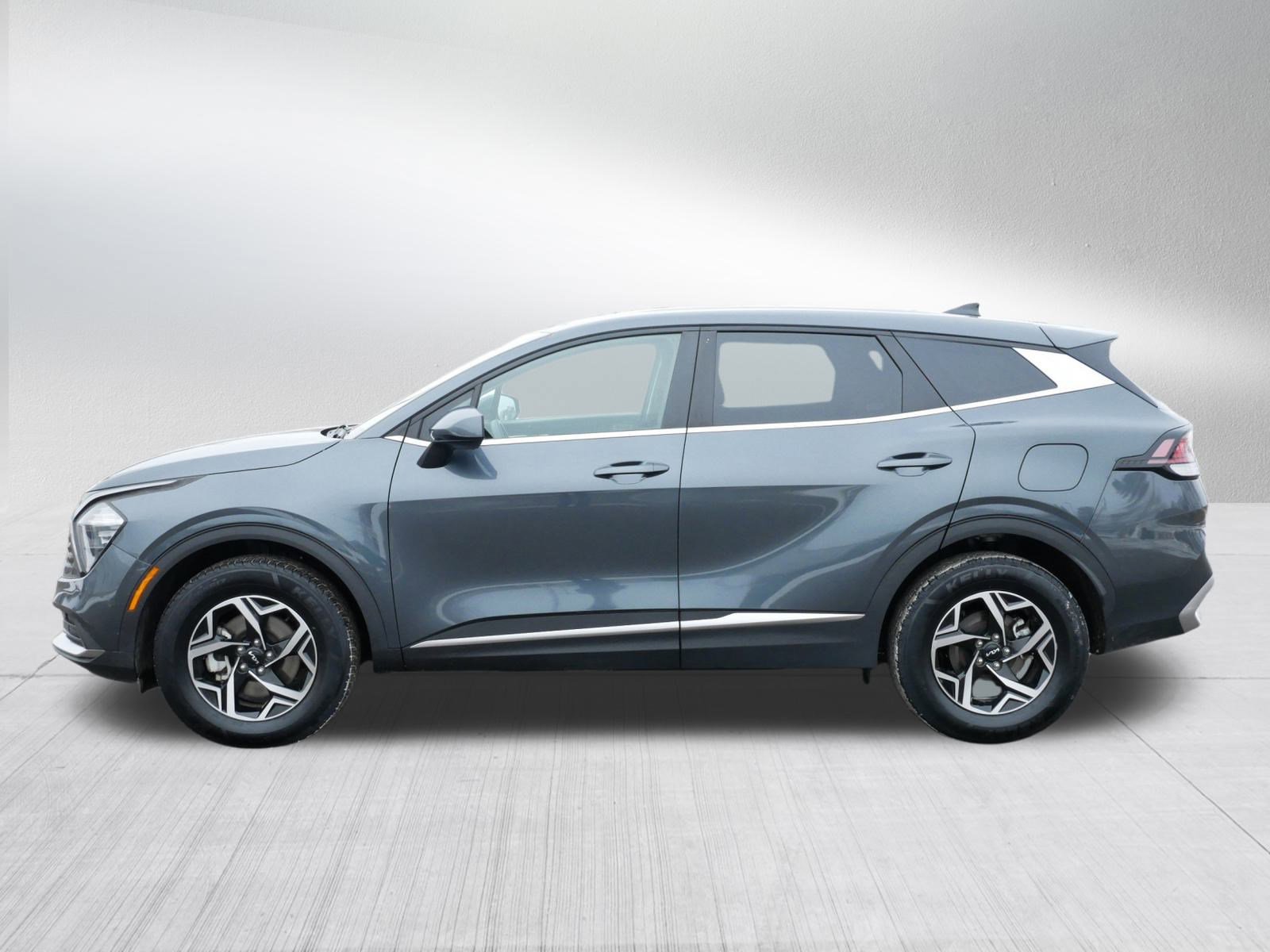 Used 2023 Kia Sportage LX image 4