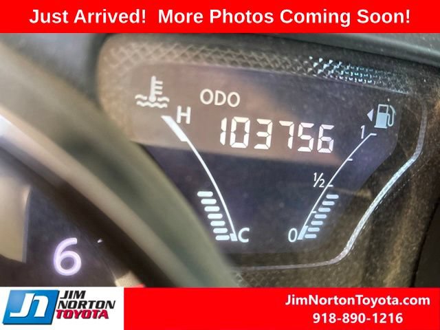 Used 2017 Nissan Versa SV FWD image 9