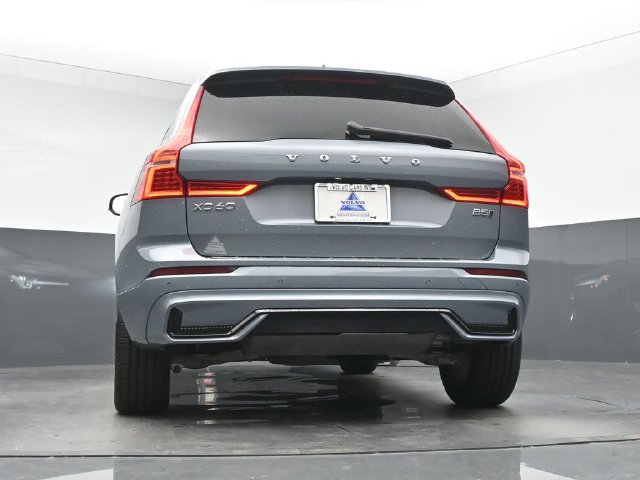 Used 2024 Volvo XC60 B5 Core w/ Protection Package Premier AWD/4WD image 38