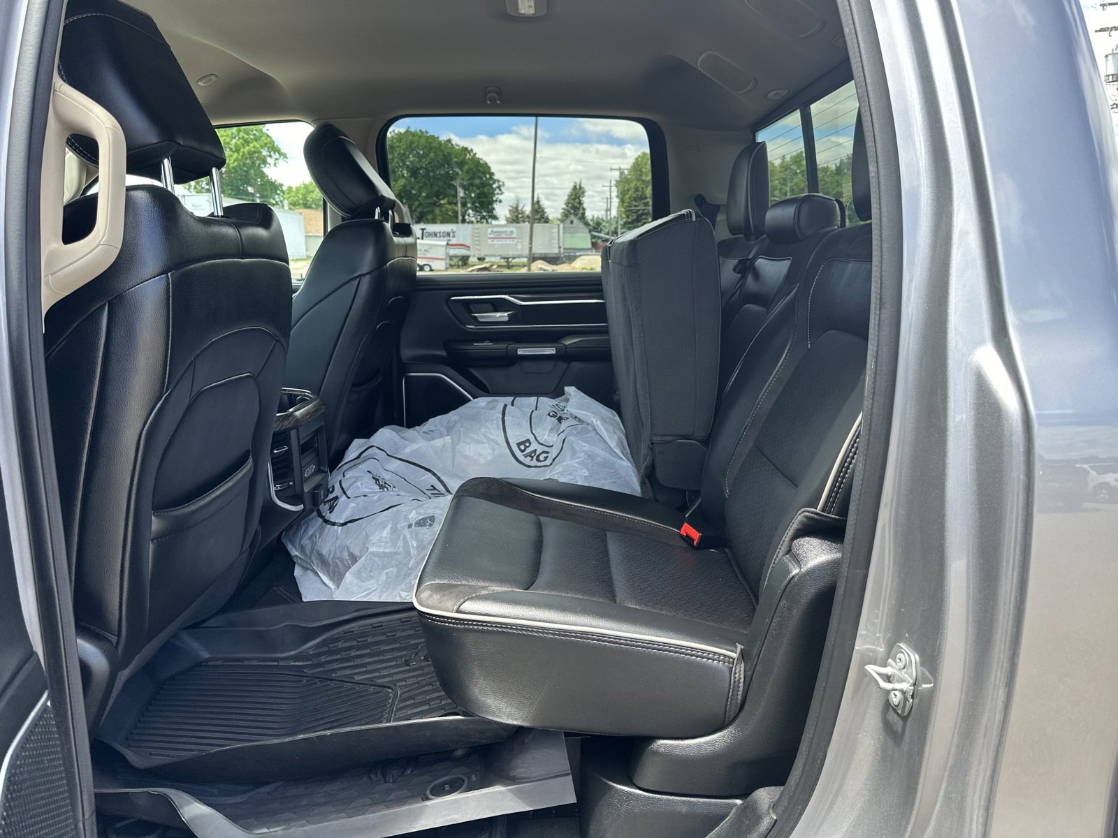 Certified 2020 RAM 1500 Laramie image 14