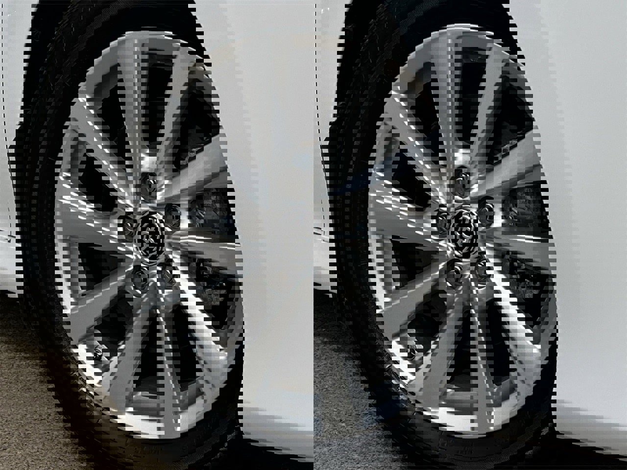 Used 2024 Toyota Camry LE image 28