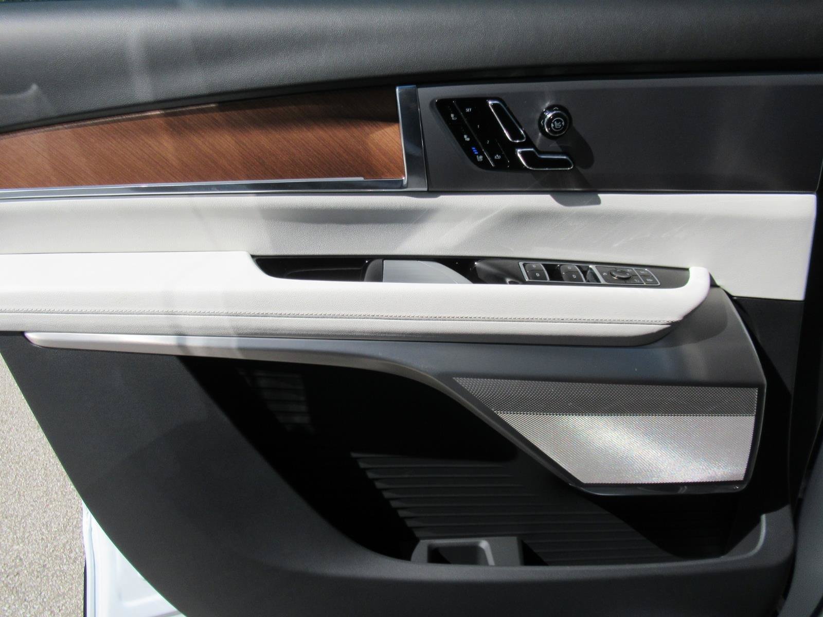 New 2027 Cadillac Vistiq Sport AWD/4WD image 20